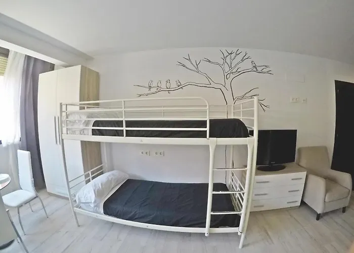 Mesonhomes Suites Center - Stay & Work